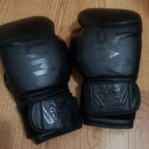 14 oz boxing gloves